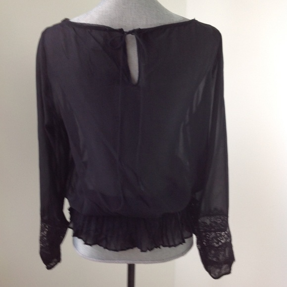 Cache Blouse - Picture 2 of 4